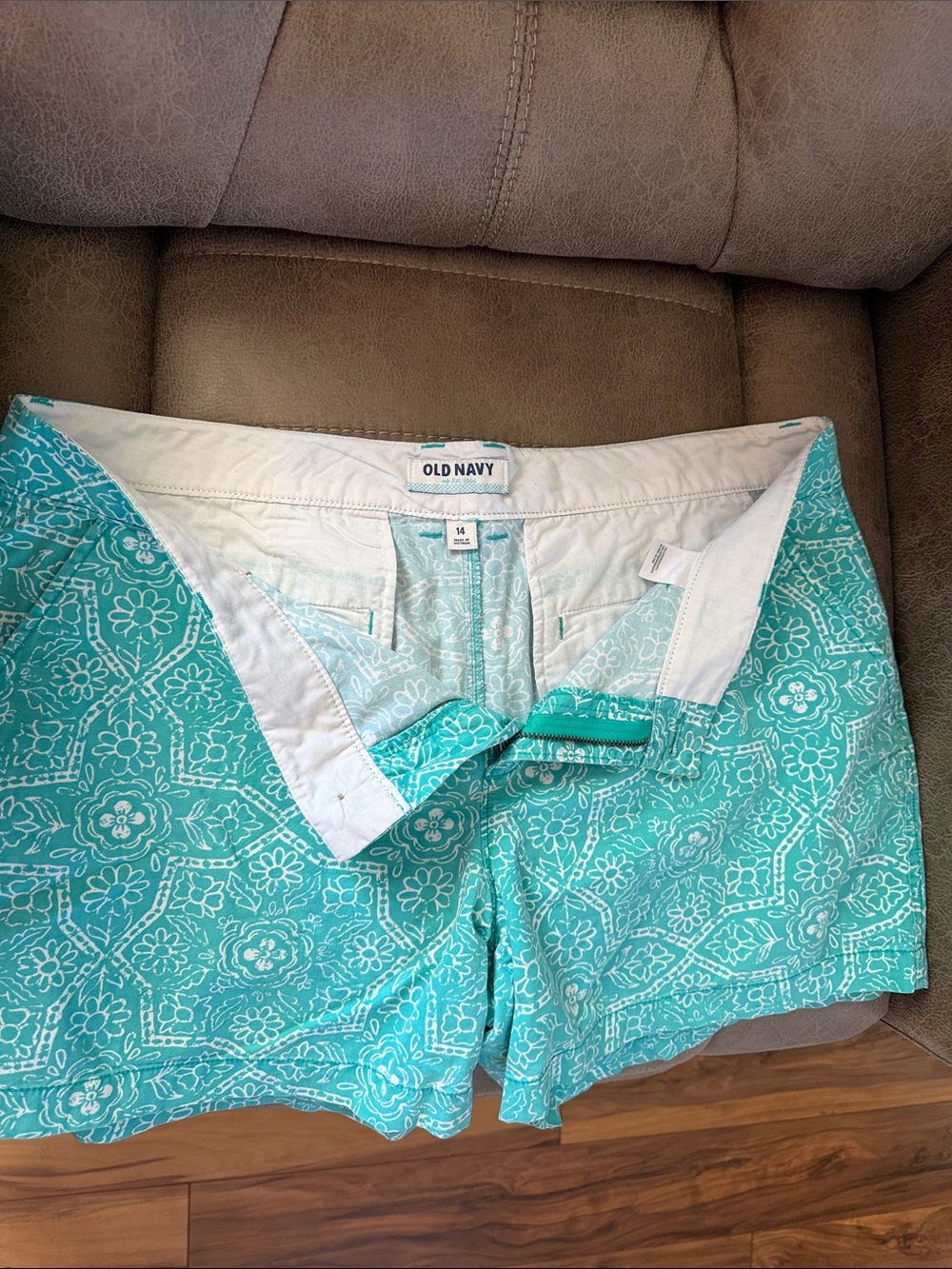 Old Navy Turquoise Floral-Patterned Women's Bermuda Shorts